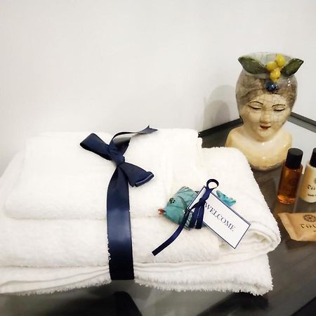 Locazione Breve In Pieno Centro "Blue House" Apartment Palermo Bagian luar foto