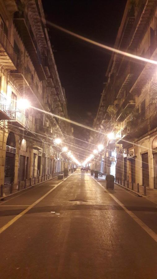 Locazione Breve In Pieno Centro "Blue House" Apartment Palermo Bagian luar foto